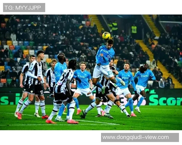 意甲激战：那不勒斯大胜曼联乌龙球引爆全场精彩瞬间回顾